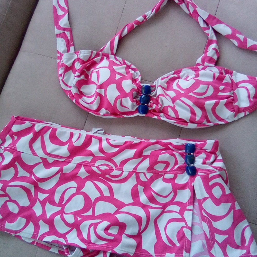 Perry Ellis bathing suit size M skirted